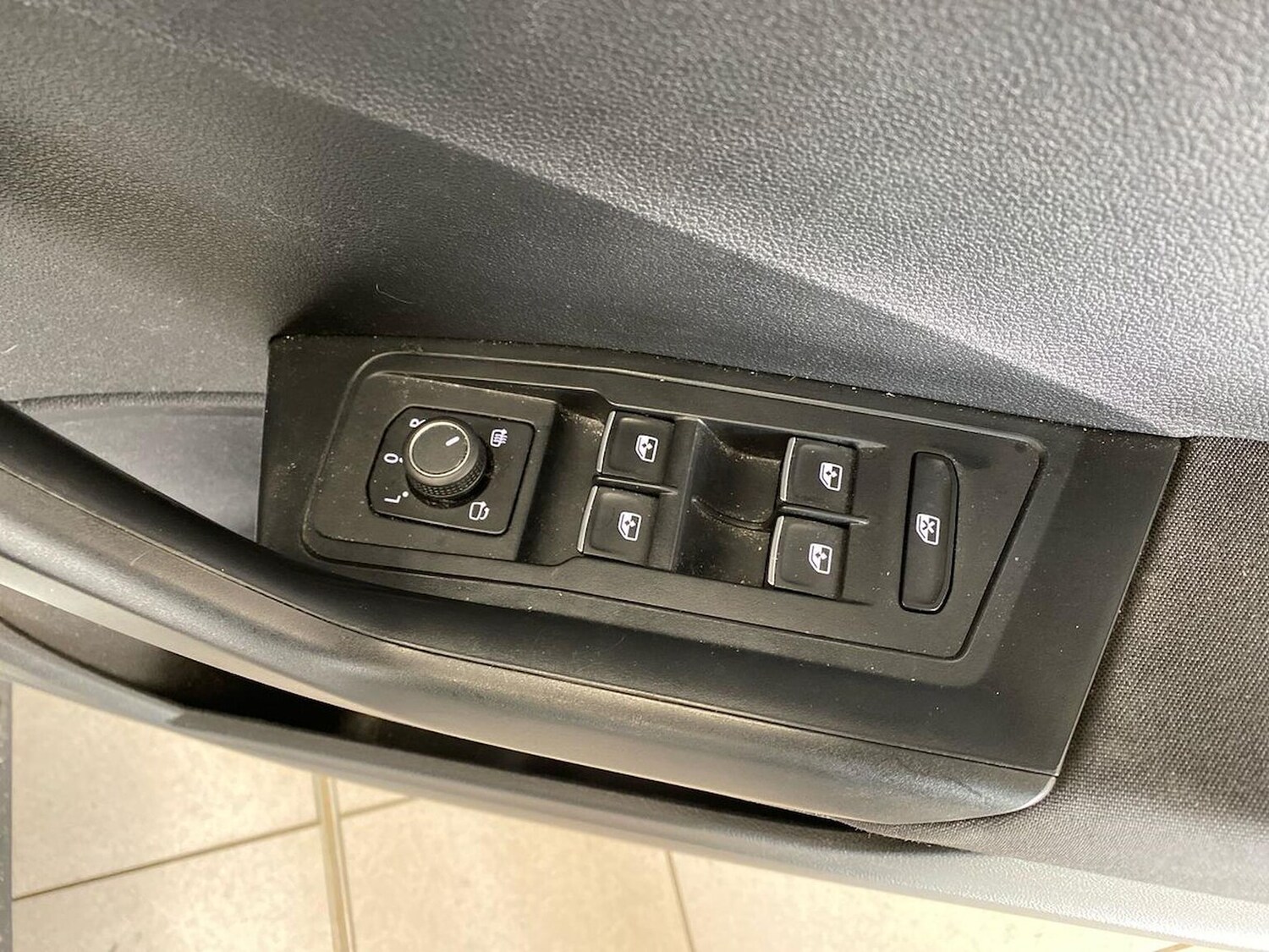 Used Volkswagen T-Roc 2018 for sale - 76605545: Photo 21