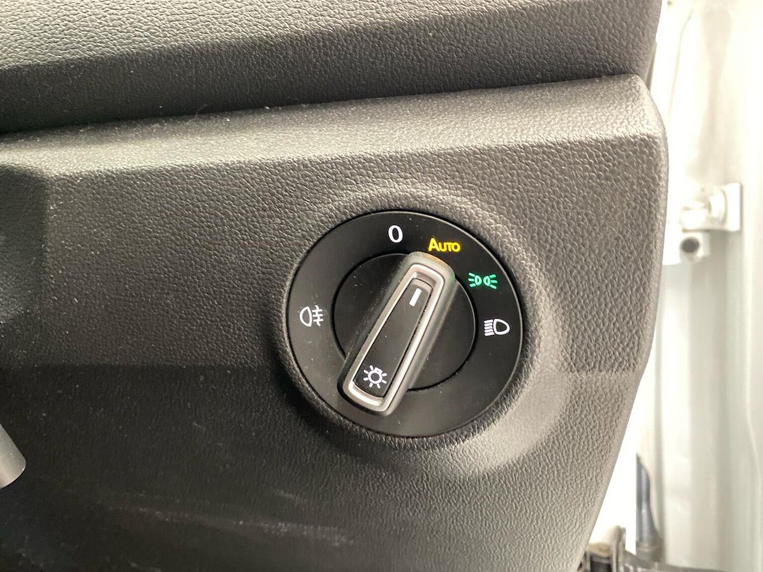 Used Volkswagen T-Roc 2018 for sale - 76605545: Photo 22