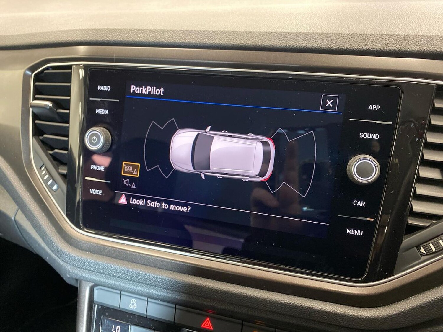 Used Volkswagen T-Roc 2018 for sale - 76605545: Photo 23