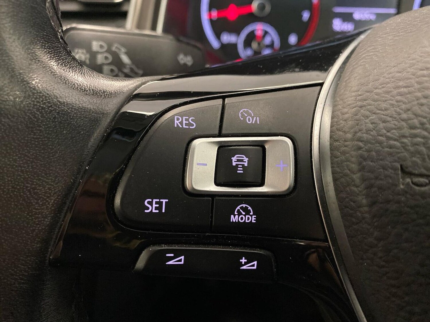 Used Volkswagen T-Roc 2018 for sale - 76605545: Photo 27