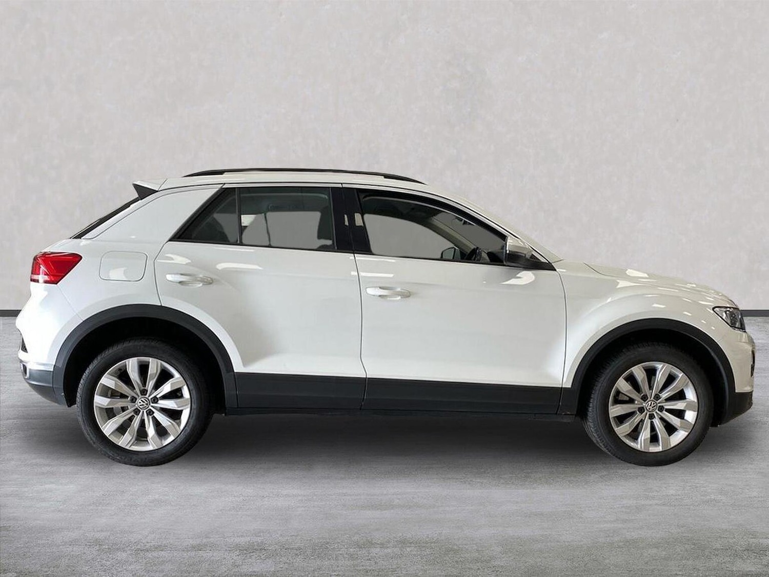 Used Volkswagen T-Roc 2018 for sale - 76605545: Photo 3