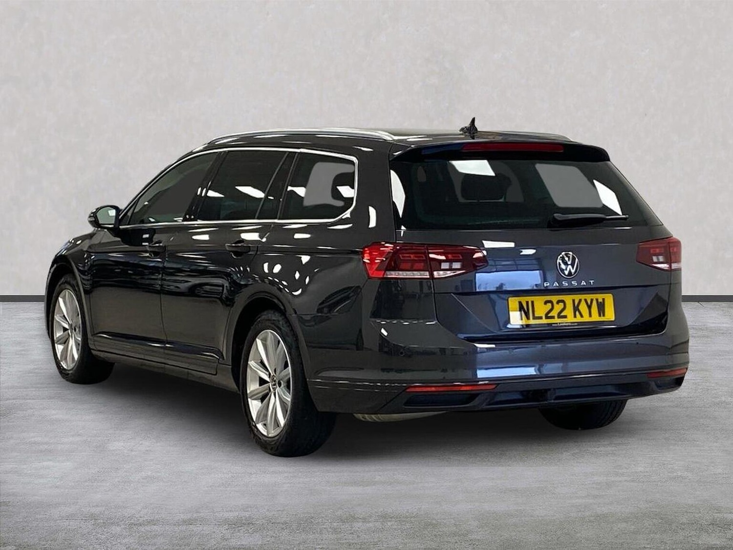 Used Volkswagen Passat 2022 for sale - 76566535: Photo 2