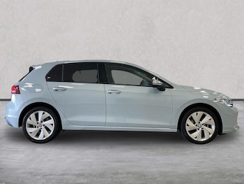 Used Volkswagen Golf 2024 for sale - 79371884: Photo