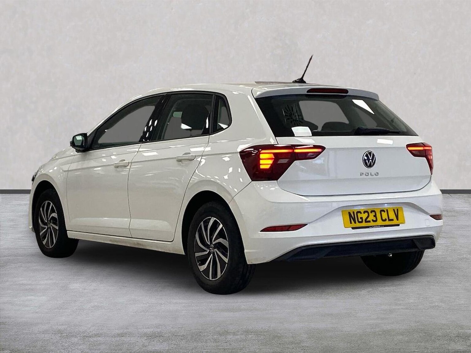 Used Volkswagen Polo 2023 for sale - 76770076: Photo 2
