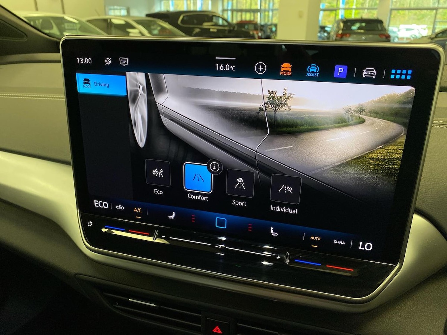 Used Volkswagen ID.4 2024 for sale - 76559808: Photo 25