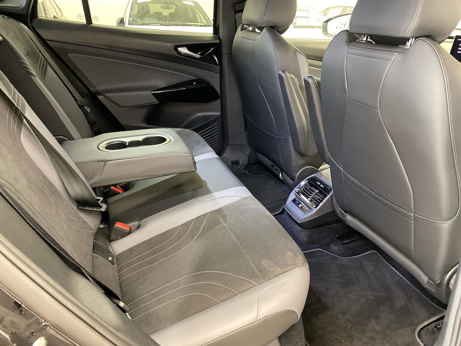 Used Volkswagen ID.4 2024 for sale - 76559808: Photo 31