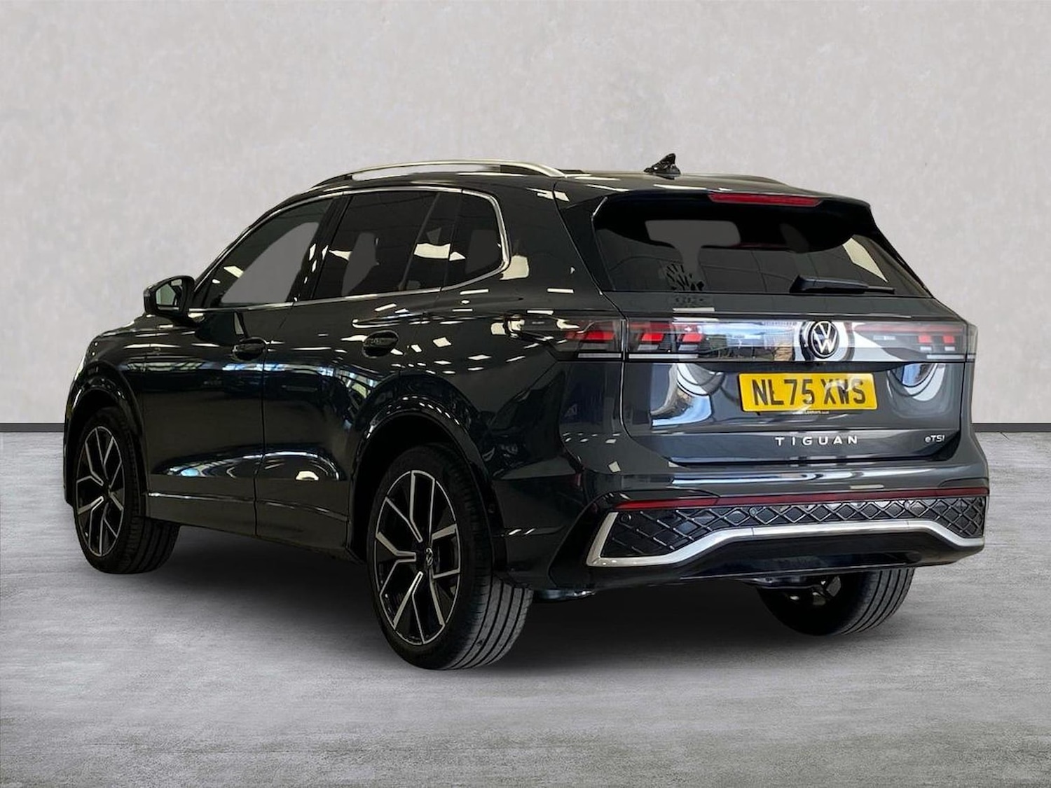 Used Volkswagen Tiguan 2025 for sale - 78194776: Photo 2