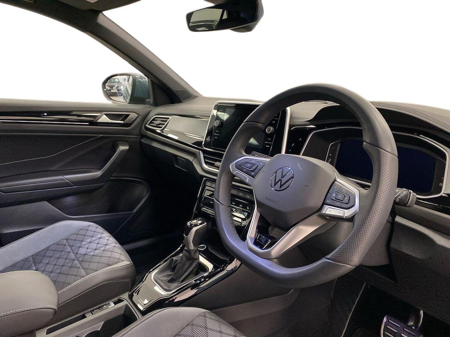 Used Volkswagen T-Roc 2025 for sale - 76040777: Photo 15