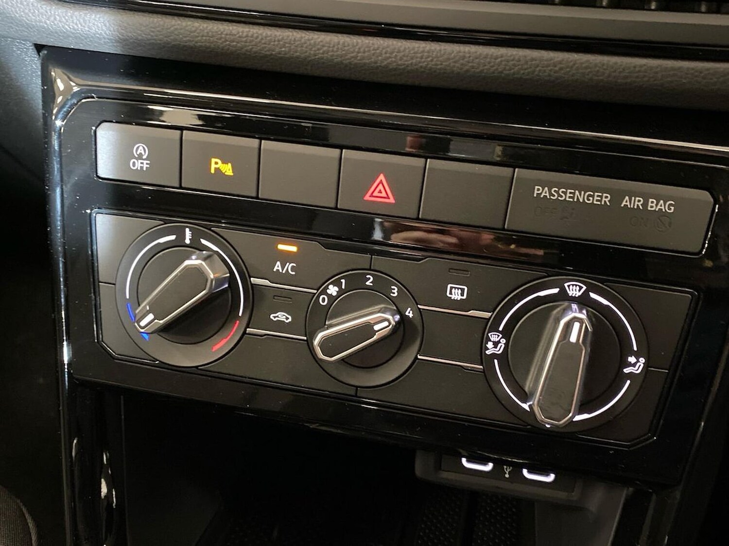 Used Volkswagen T-Cross 2025 for sale - 77487417: Photo 12