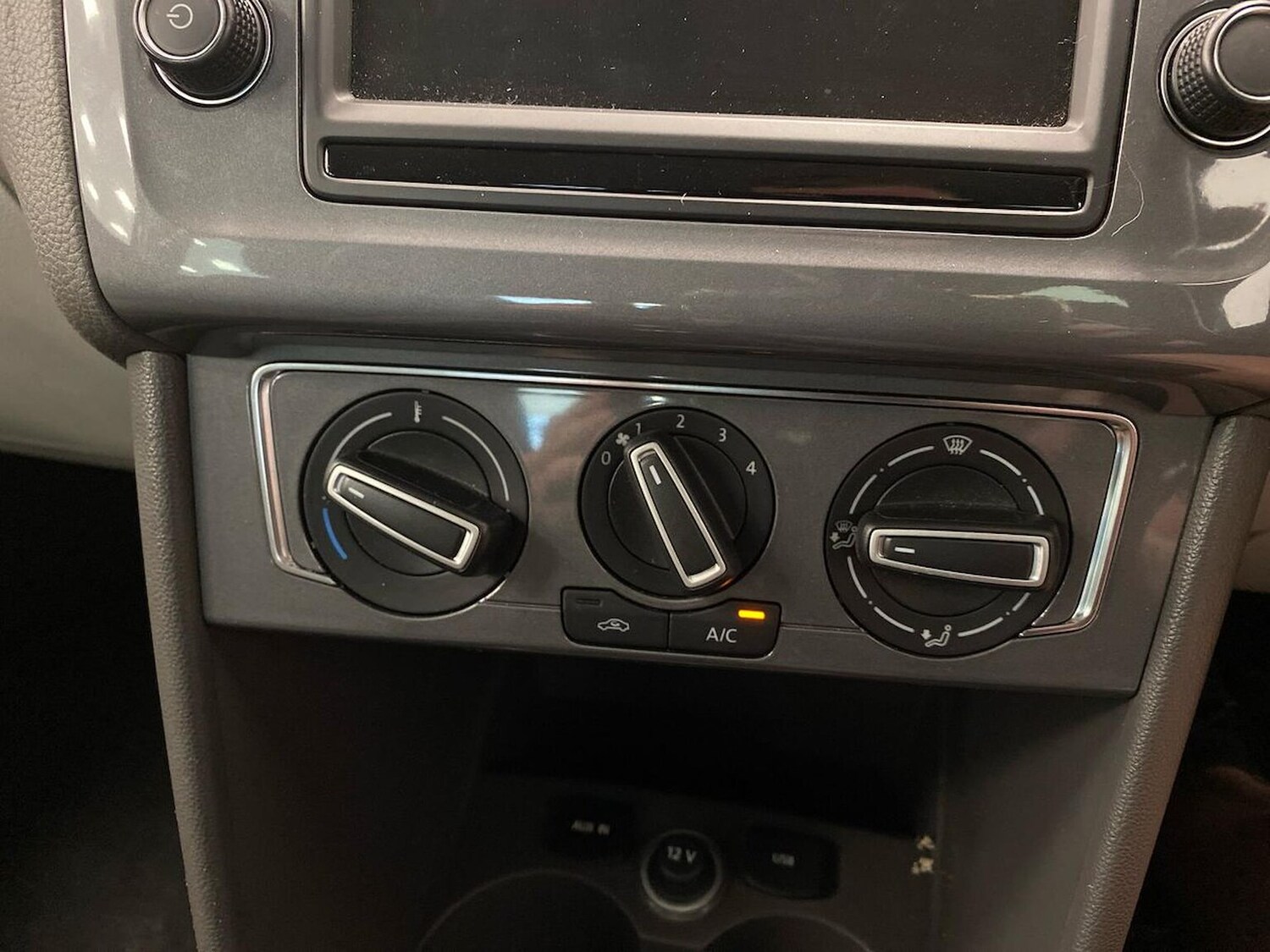 Used Volkswagen Polo 2015 for sale - 77487474: Photo 12