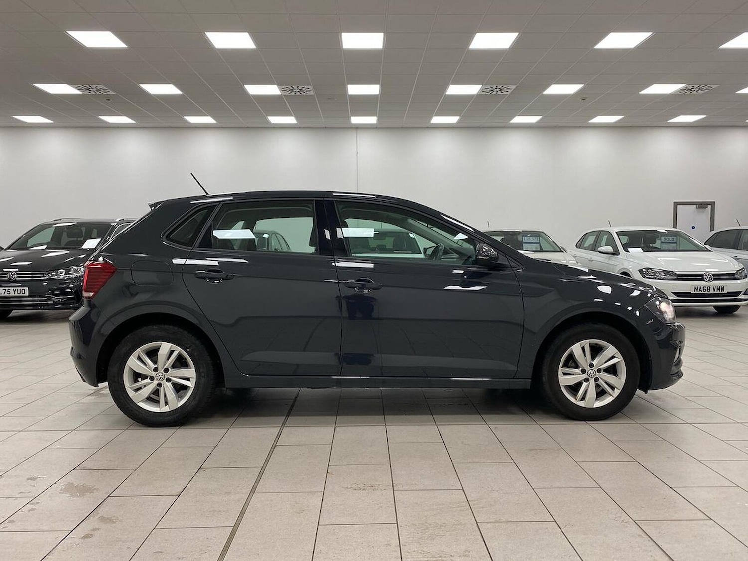 Used Volkswagen Polo 2019 for sale - 76547681: Photo 3