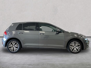 Used Volkswagen Golf 2017 for sale - 78698682: Photo