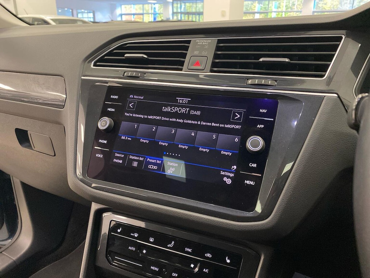 Used Volkswagen Tiguan 2023 for sale - 76347053: Photo 11
