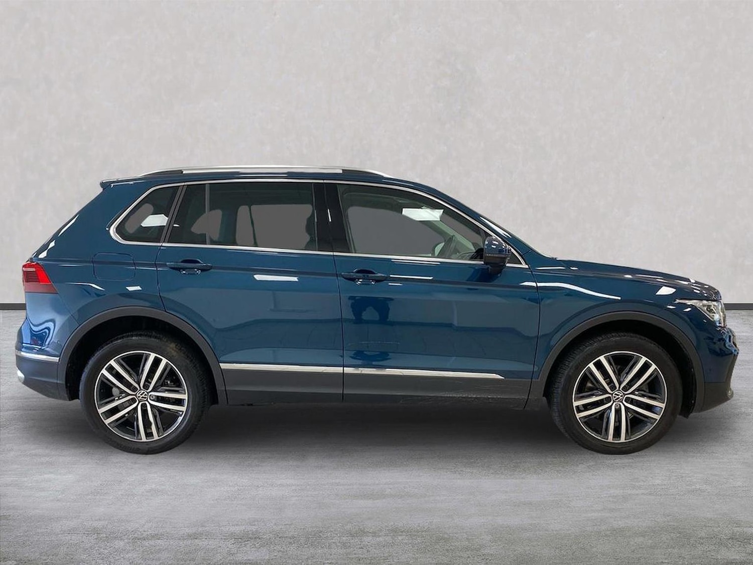 Used Volkswagen Tiguan 2023 for sale - 76347053: Photo 3