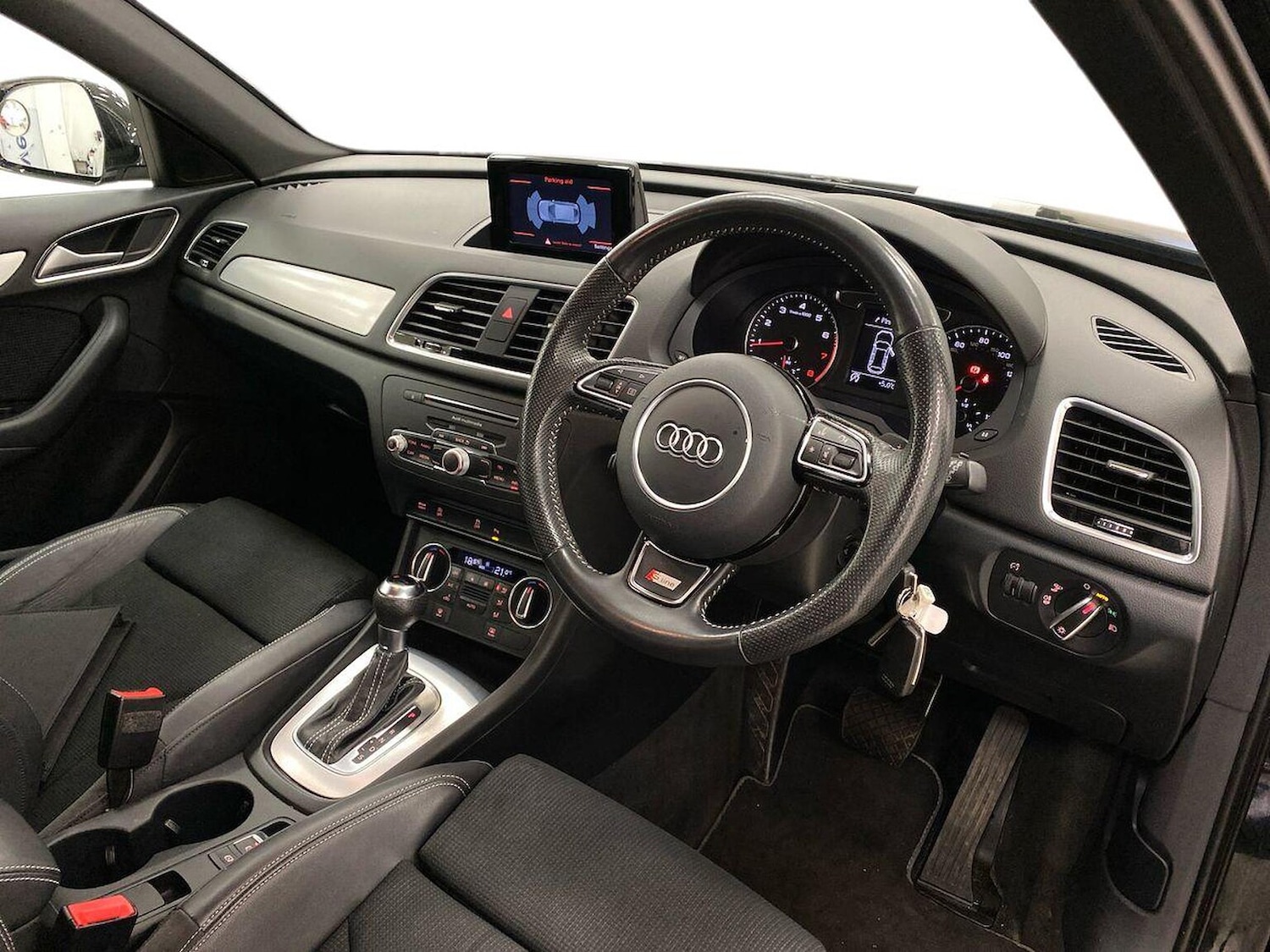 Used Audi Q3 2018 for sale - 77802149: Photo 15