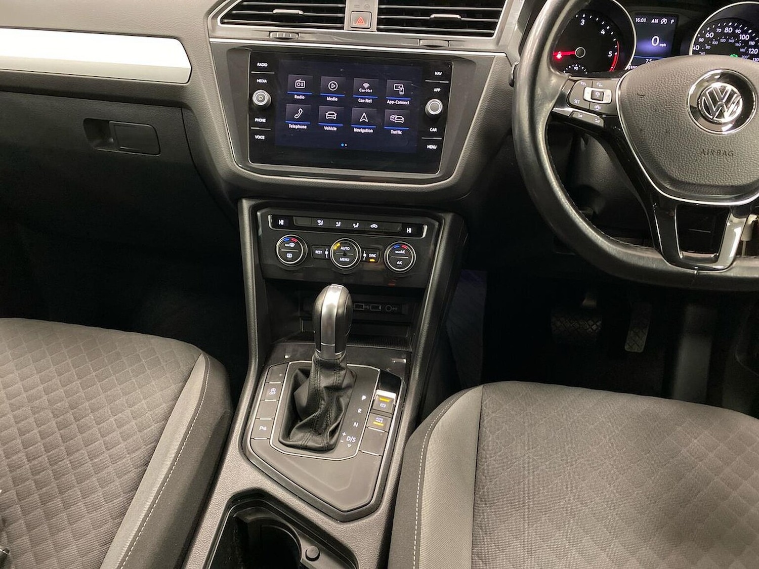 Used Volkswagen Tiguan 2018 for sale - 76719409: Photo 13