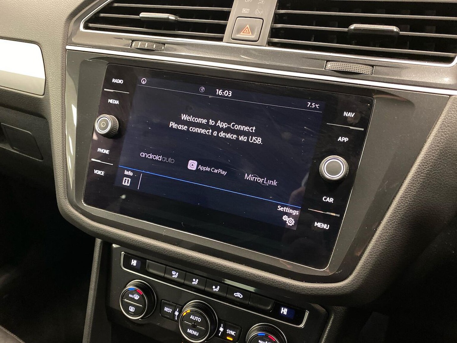 Used Volkswagen Tiguan 2018 for sale - 76719409: Photo 25