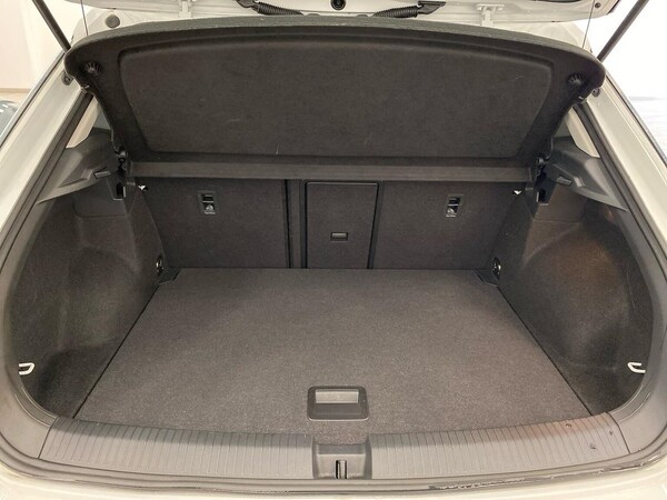 Used Volkswagen T-Roc 2023 for sale - 75677200: Photo 17