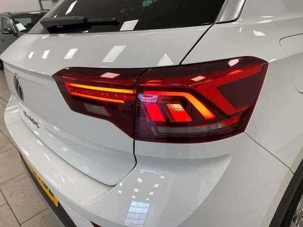 Used Volkswagen T-Roc 2023 for sale - 75677200: Photo 25