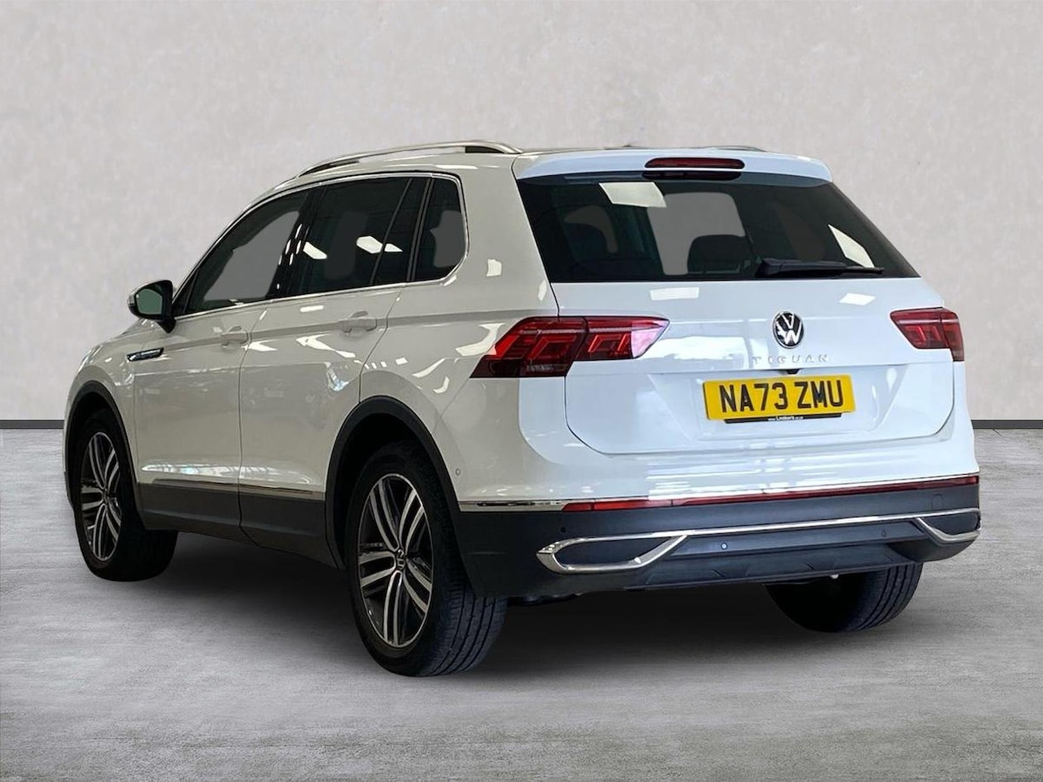 Used Volkswagen Tiguan 2023 for sale - 78194418: Photo 2
