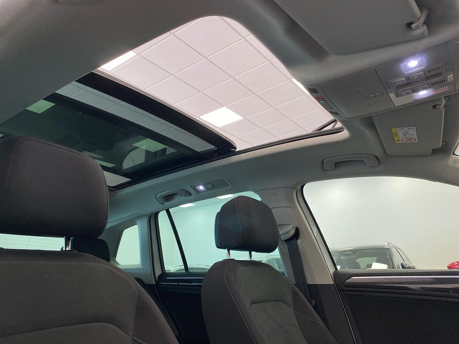 Used Volkswagen Tiguan 2023 for sale - 78194418: Photo 32