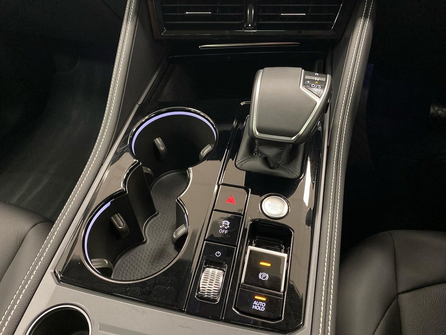 Used Volkswagen Touareg 2025 for sale - 77616706: Photo 12