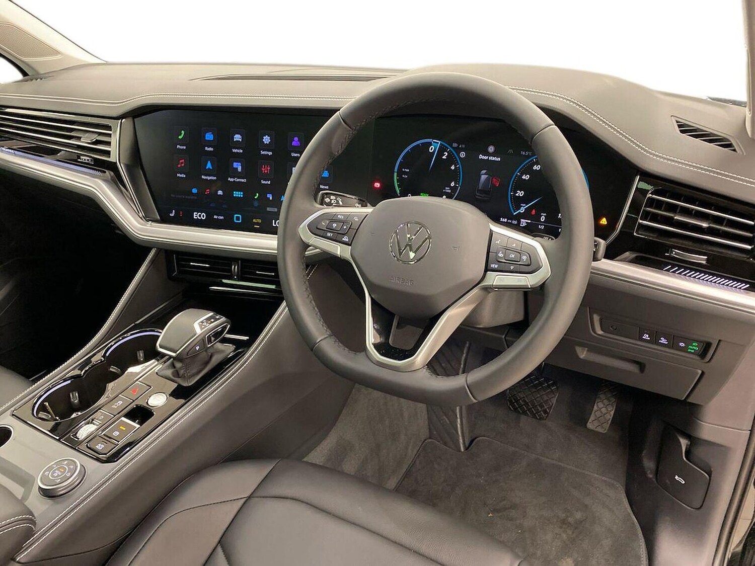 Used Volkswagen Touareg 2025 for sale - 77616706: Photo 15