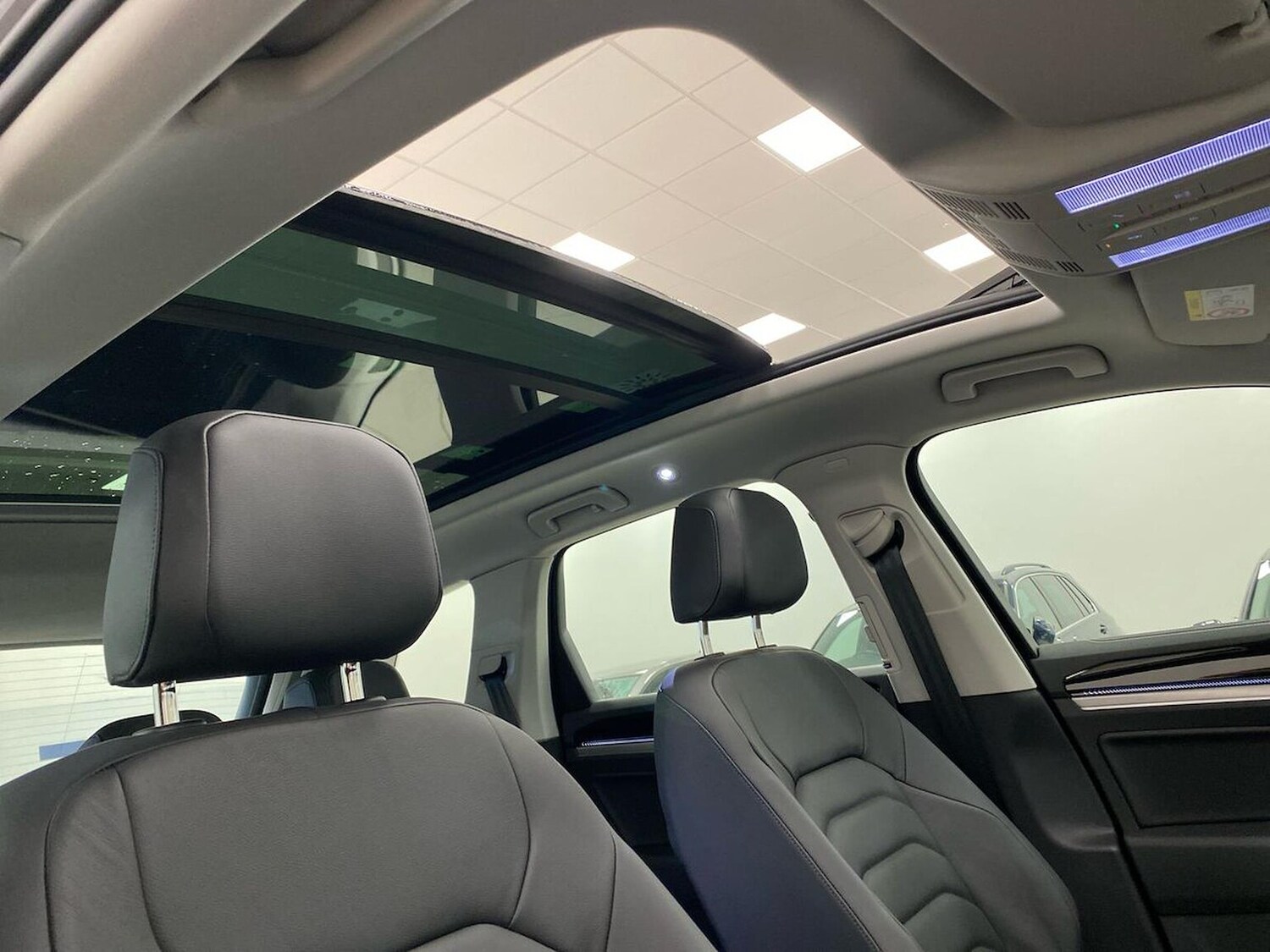 Used Volkswagen Touareg 2025 for sale - 77616706: Photo 28