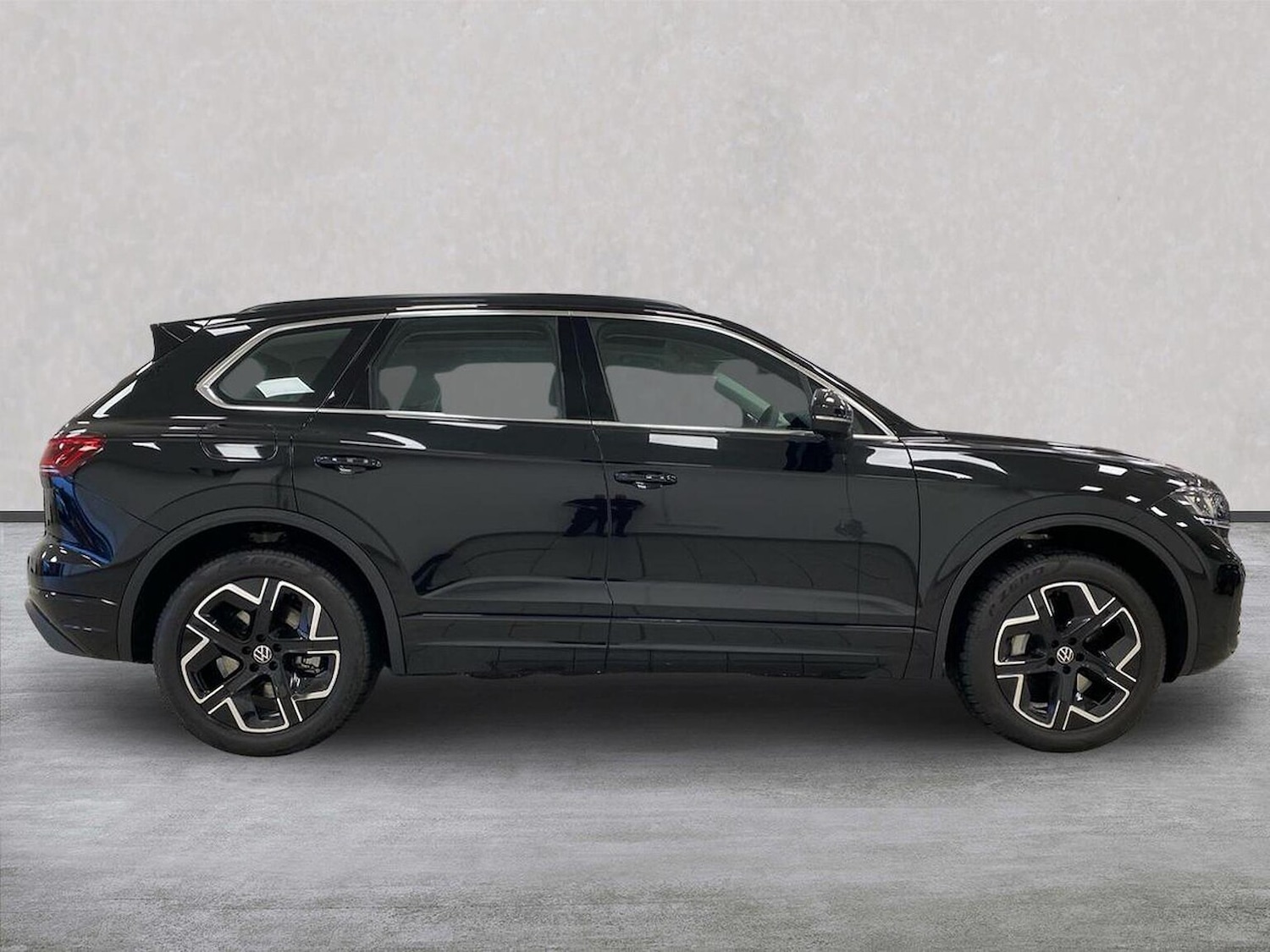 Used Volkswagen Touareg 2025 for sale - 77616706: Photo 3