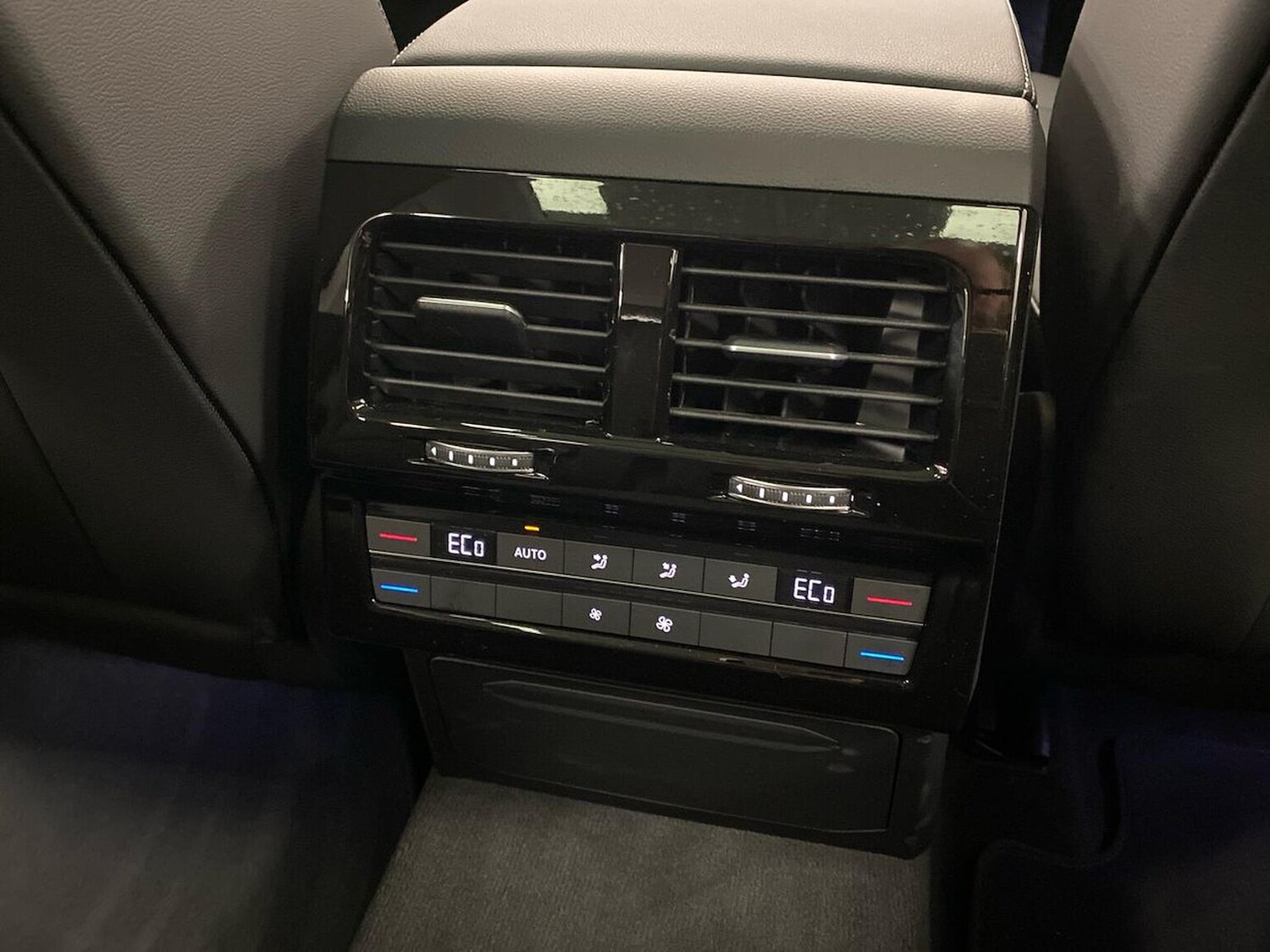 Used Volkswagen Touareg 2025 for sale - 77616706: Photo 30