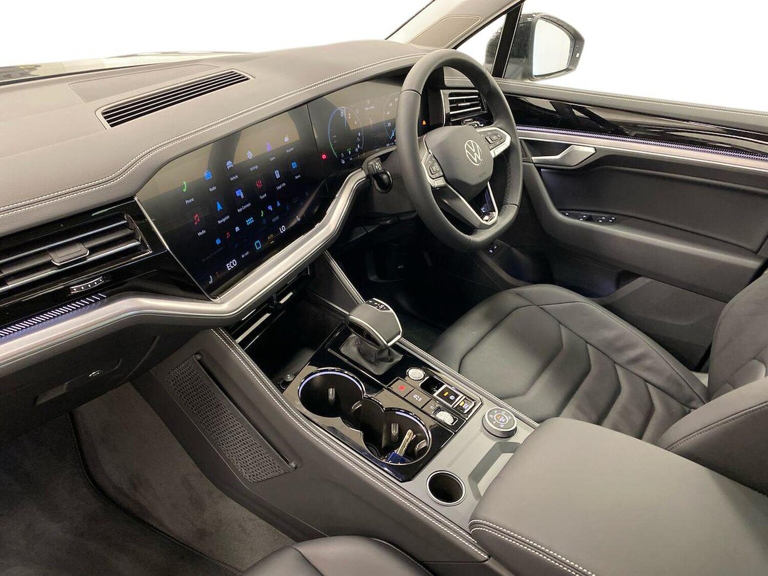 Used Volkswagen Touareg 2025 for sale - 77616706: Photo 7