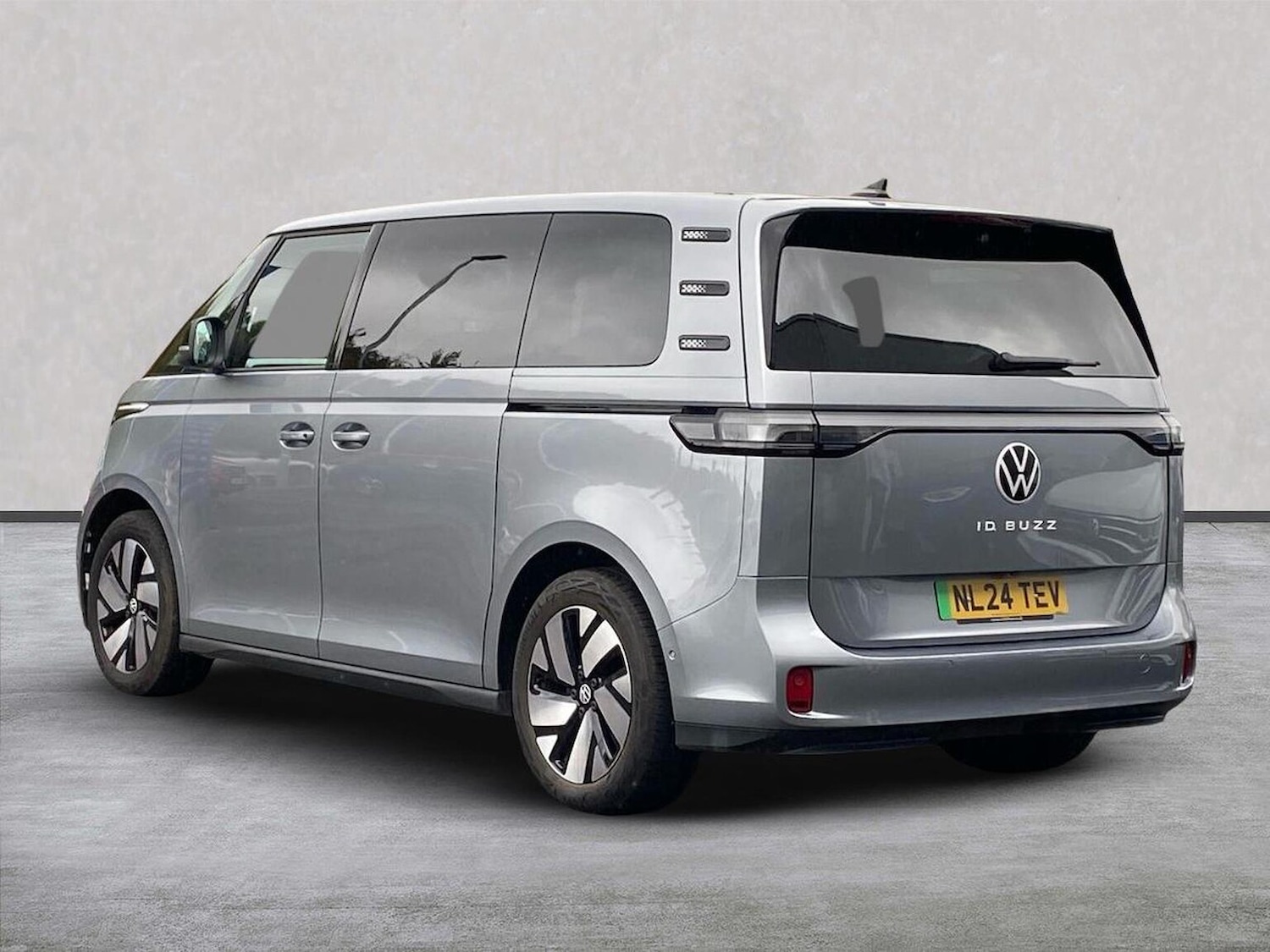 Used Volkswagen ID.Buzz 2024 for sale - 75632948: Photo 2