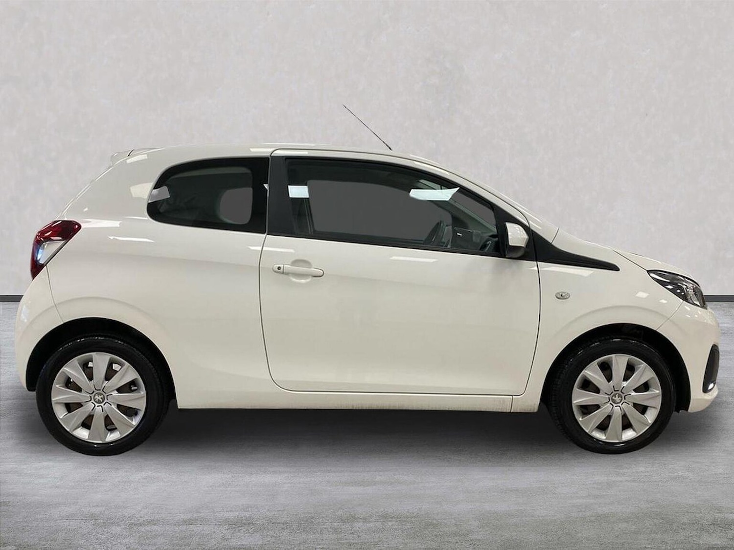 Used Peugeot 108 2014 for sale - 76193246: Photo 3