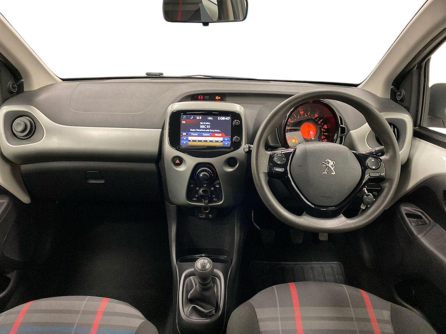 Used Peugeot 108 2014 for sale - 76193246: Photo 8