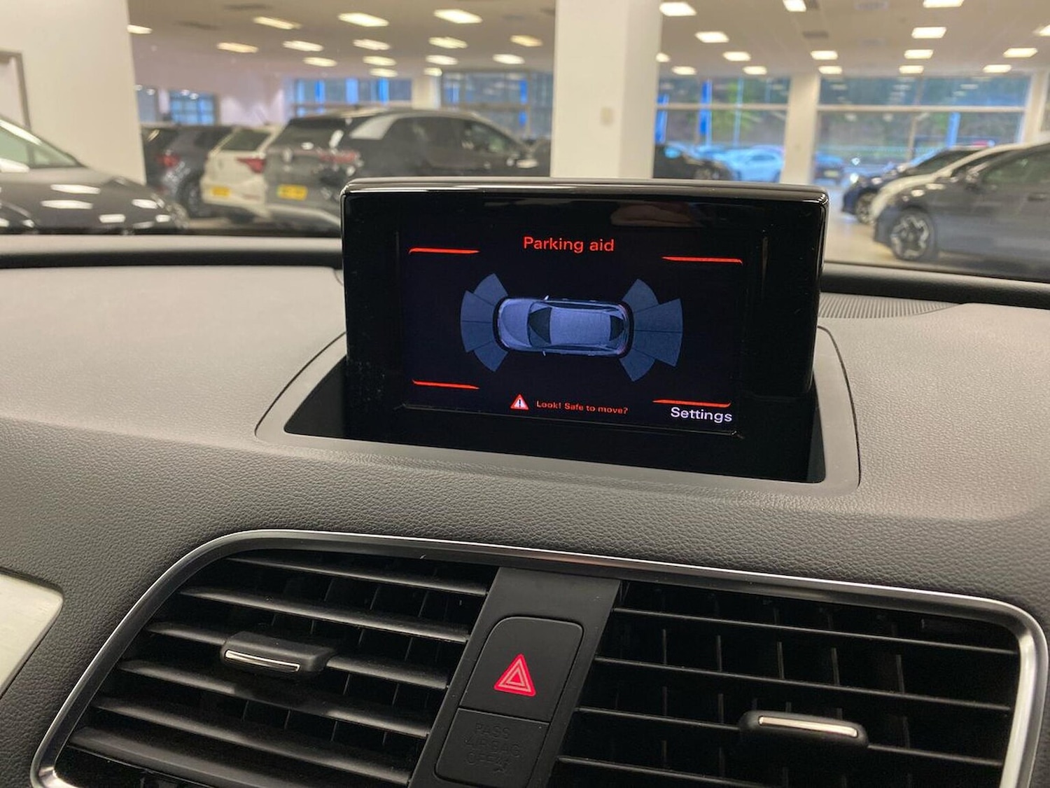 Used Audi Q3 2015 for sale - 76897120: Photo 23