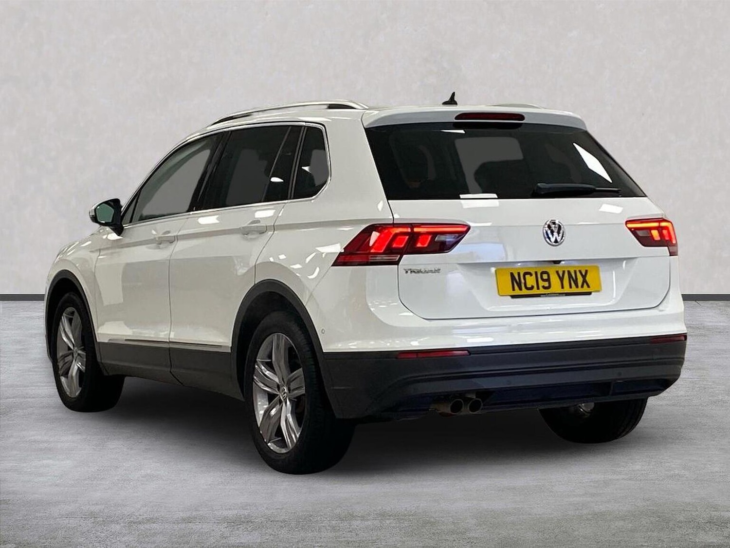 Used Volkswagen Tiguan 2019 for sale - 76681765: Photo 2