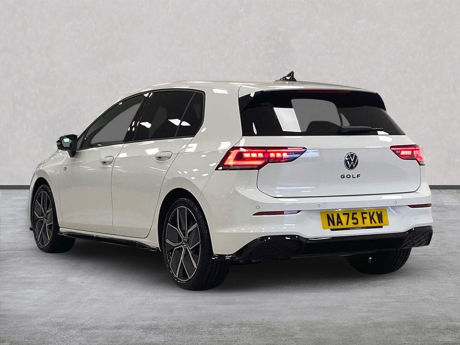 Used Volkswagen Golf 2025 for sale - 76906284: Photo 2