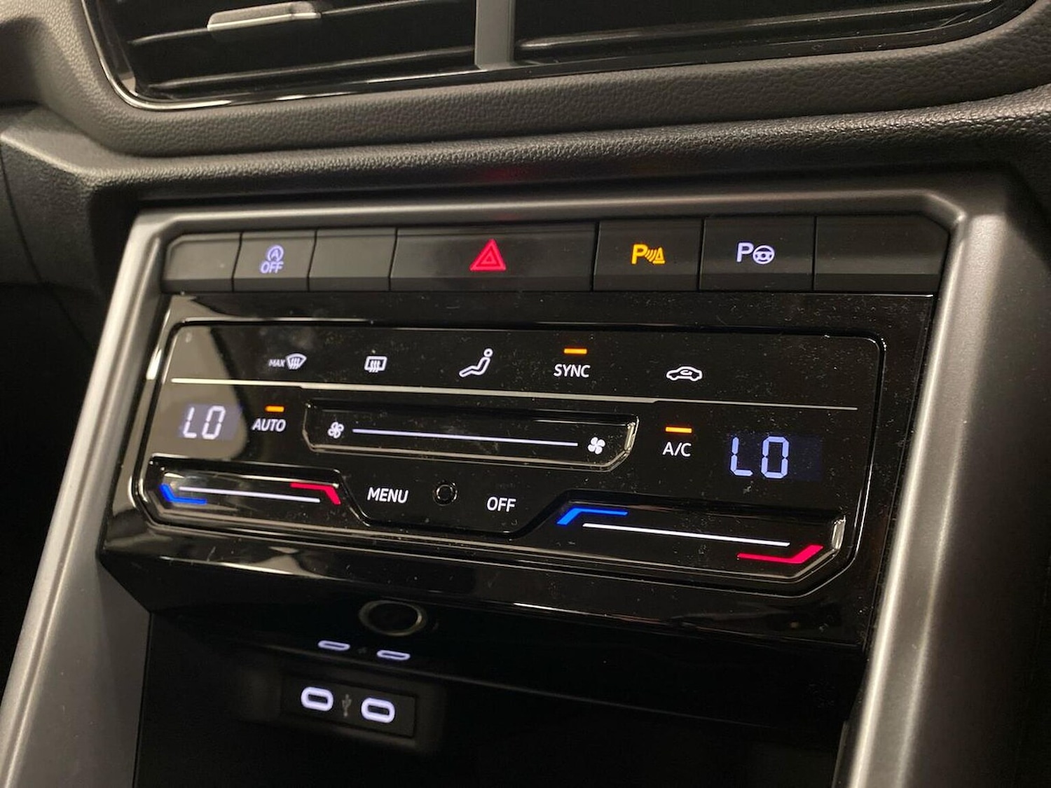 Used Volkswagen T-Roc 2024 for sale - 76918953: Photo 12