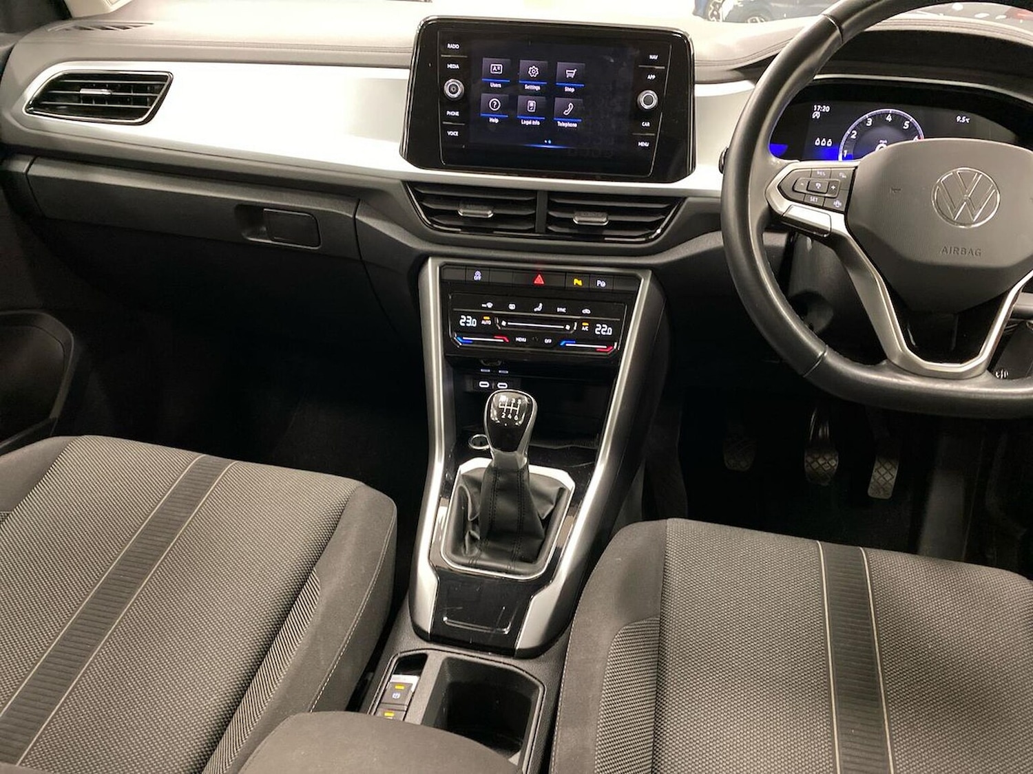 Used Volkswagen T-Roc 2024 for sale - 76918953: Photo 13