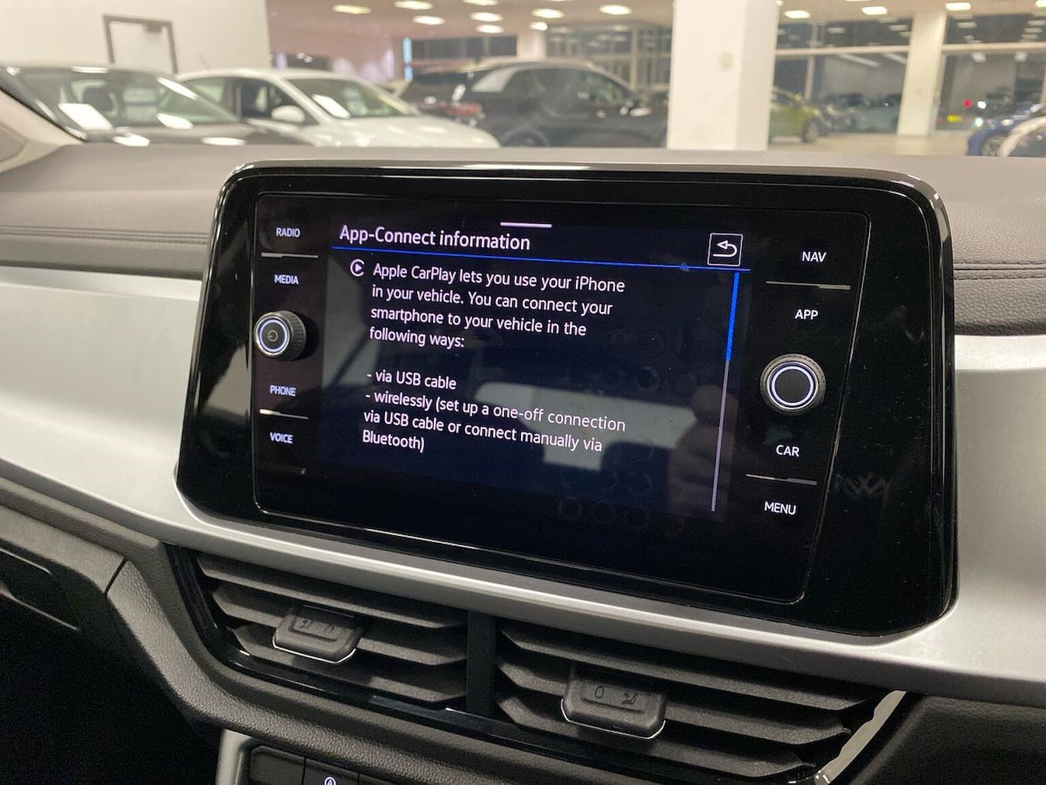 Used Volkswagen T-Roc 2024 for sale - 76918953: Photo 24