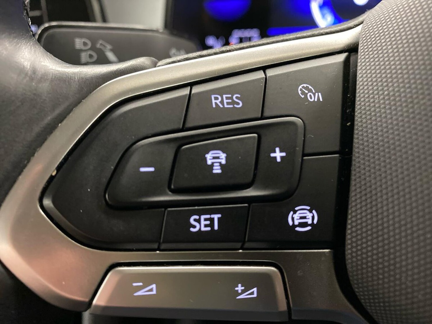 Used Volkswagen T-Roc 2024 for sale - 76918953: Photo 27