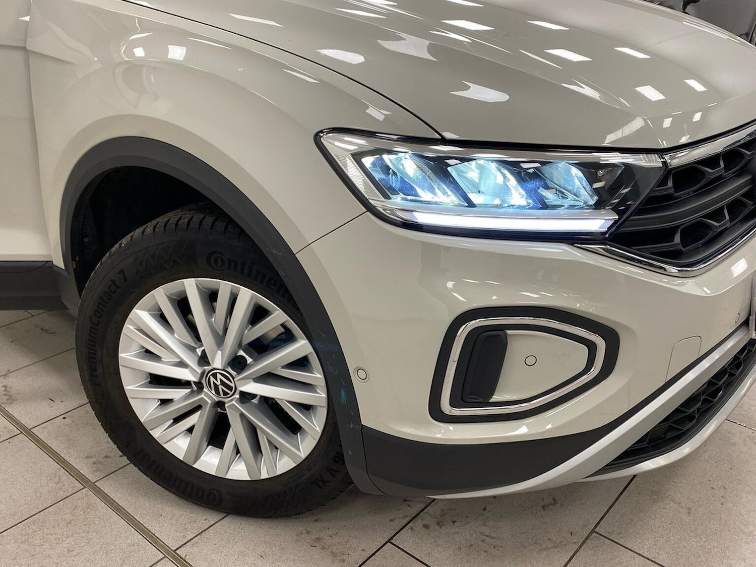 Used Volkswagen T-Roc 2024 for sale - 76918953: Photo 30