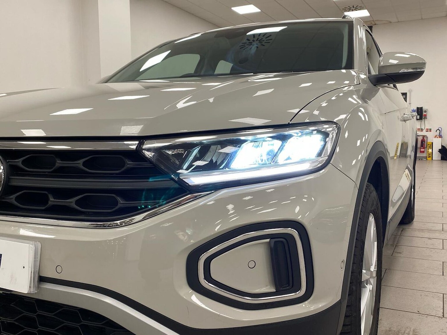 Used Volkswagen T-Roc 2024 for sale - 76918953: Photo 34