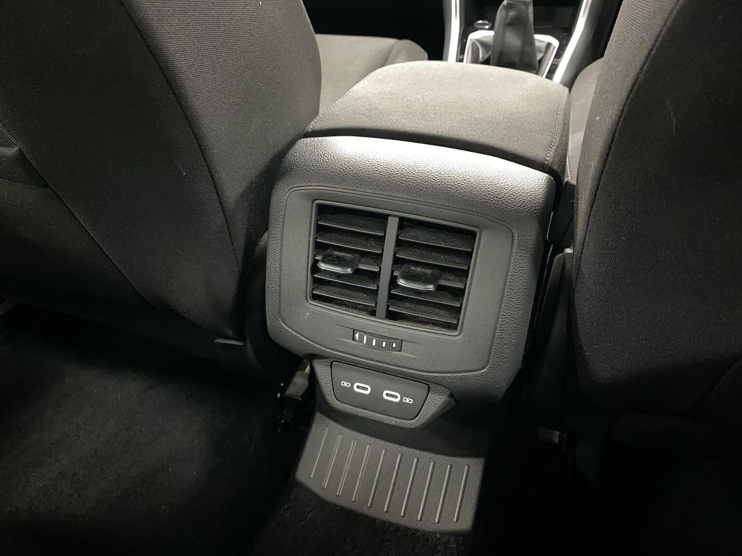 Used Volkswagen T-Roc 2024 for sale - 76918953: Photo 37