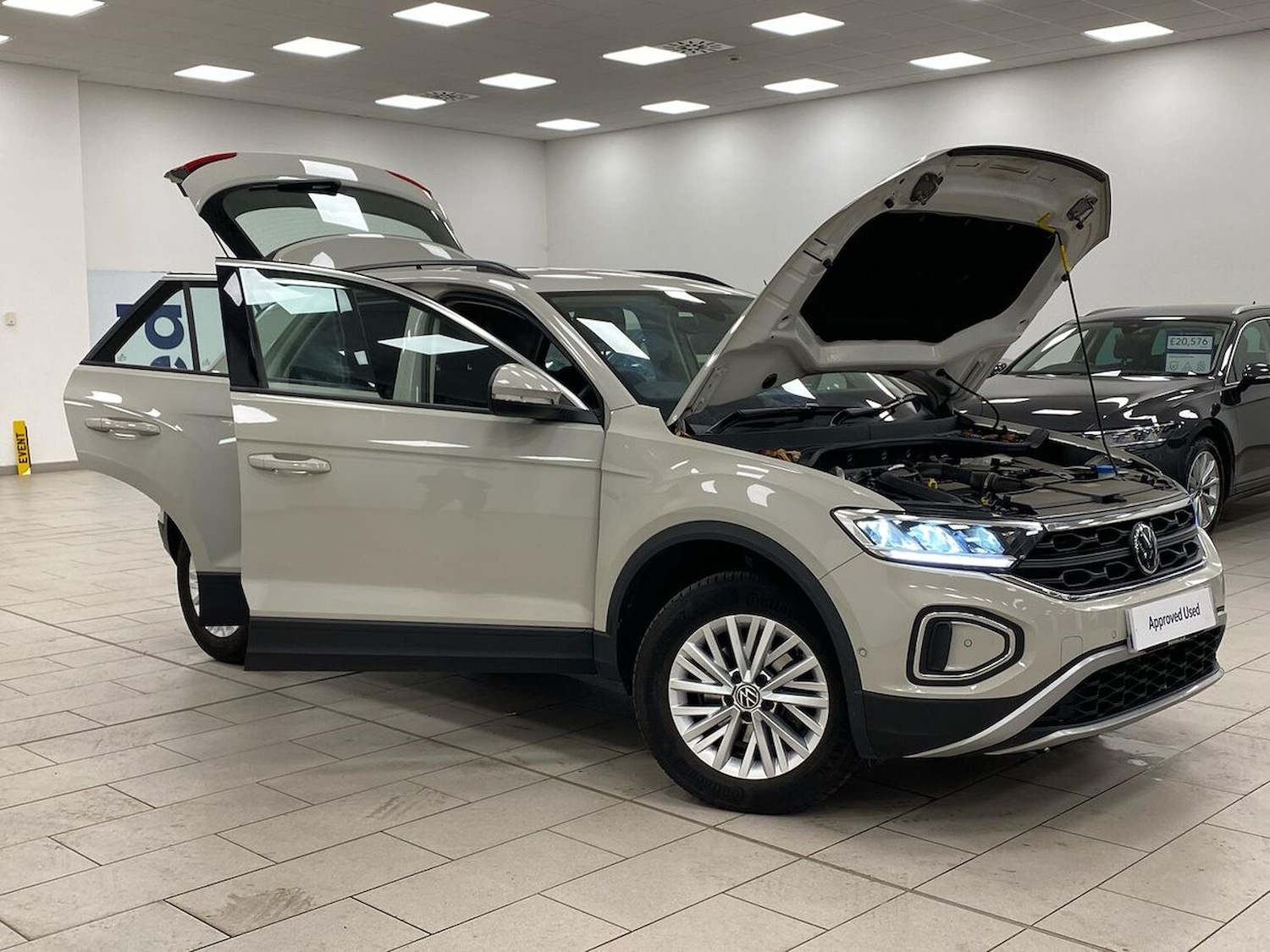 Used Volkswagen T-Roc 2024 for sale - 76918953: Photo 40