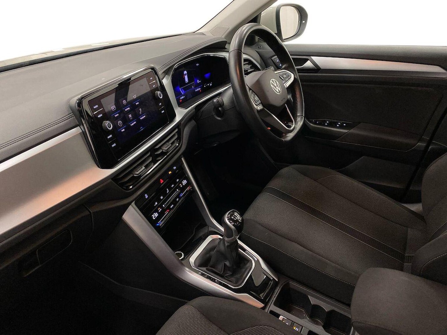 Used Volkswagen T-Roc 2024 for sale - 76918953: Photo 7