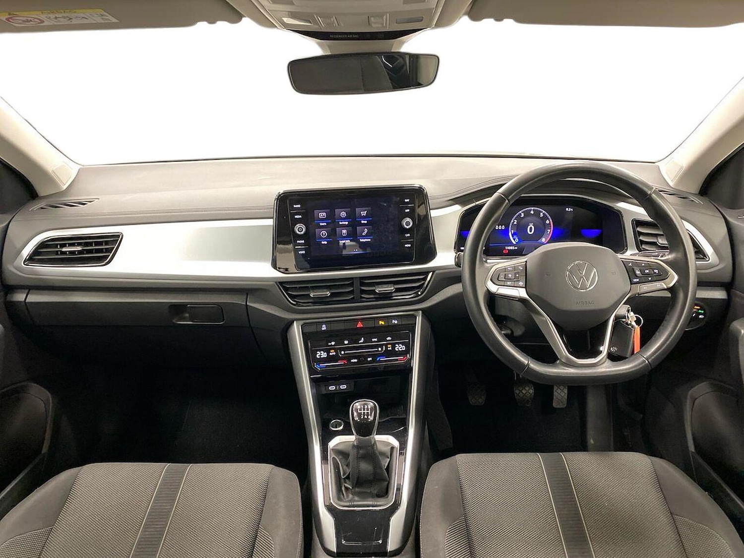 Used Volkswagen T-Roc 2024 for sale - 76918953: Photo 8