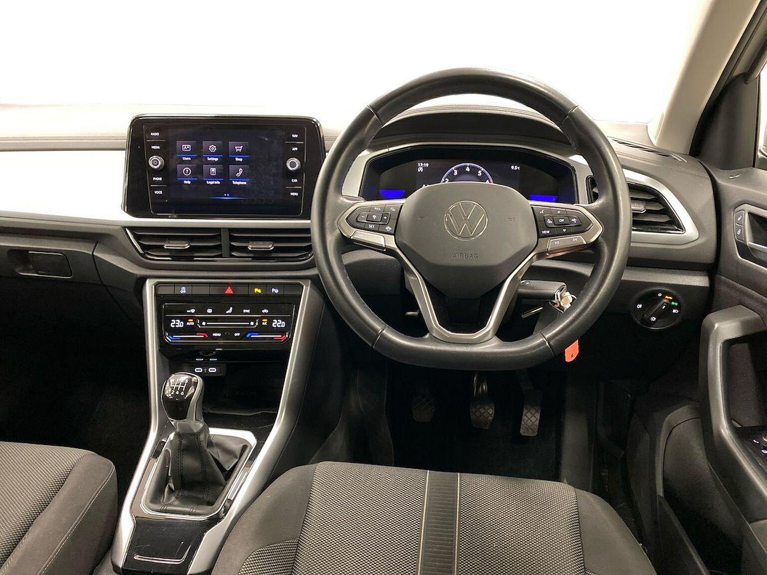 Used Volkswagen T-Roc 2024 for sale - 76918953: Photo 9