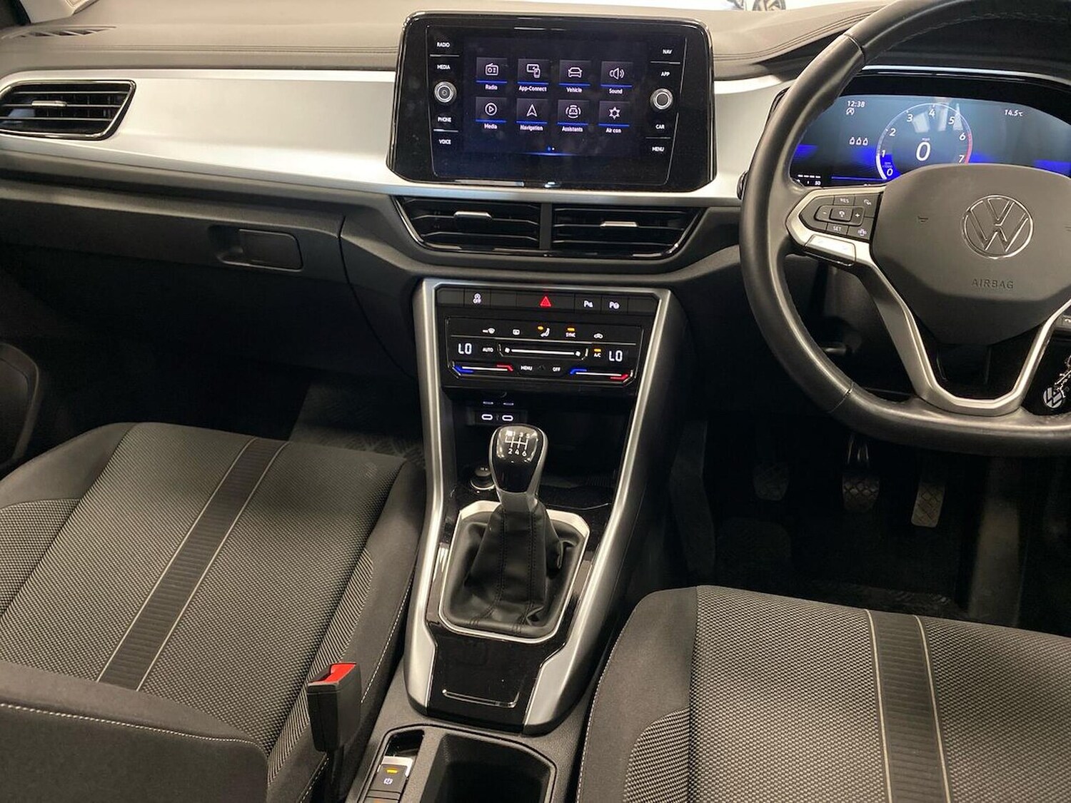 Used Volkswagen T-Roc 2023 for sale - 76605542: Photo 13