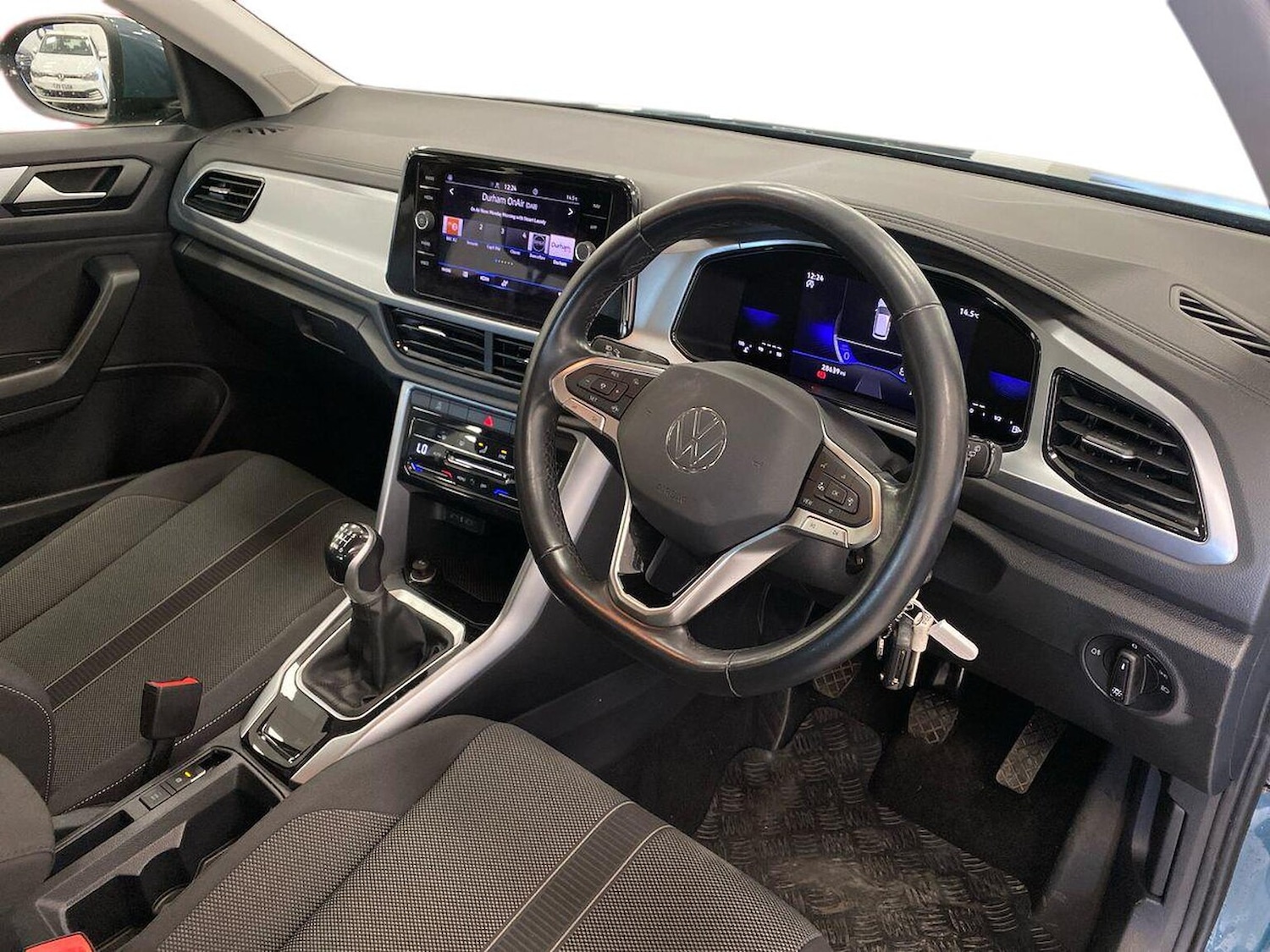 Used Volkswagen T-Roc 2023 for sale - 76605542: Photo 15